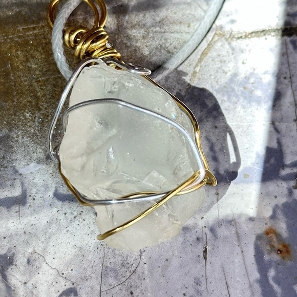 Handmade Gold and Silver Wire Wrapped Pendant Necklace Sea Glass 4215/4174 - Picture 10 of 11